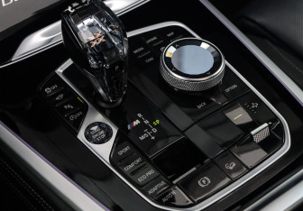 Подержанный автомобиль BMW X7 2020 года (18 фото)