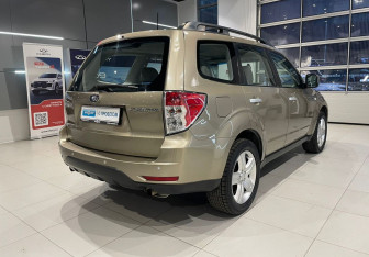 Подержанный автомобиль Subaru Forester Suv 2008 года (4 фото)
