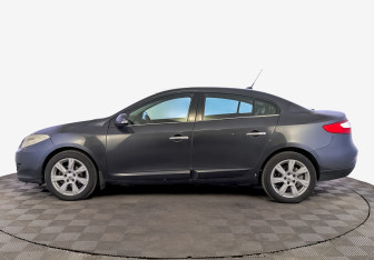 Подержанный автомобиль Renault Fluence 2011 года (8 фото)