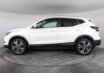 Подержанный автомобиль Nissan Qashqai 2021 года (8 фото)
