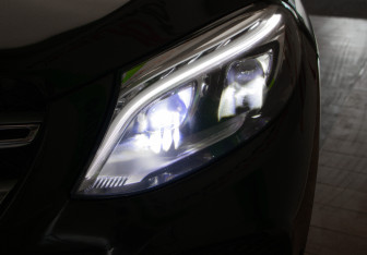 Подержанный автомобиль Mercedes-Benz GLE 2015 года (23 фото)