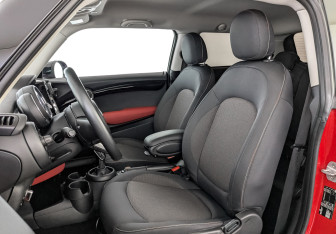 Подержанный автомобиль MINI Hatch 2020 года (20 фото)