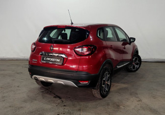 Подержанный автомобиль Renault Kaptur 2018 года (4 фото)
