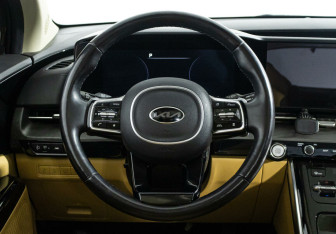 Подержанный автомобиль Kia Carnival 2020 года (8 фото)