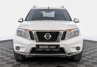 Подержанный автомобиль Nissan Terrano 2021 года (2 фото)