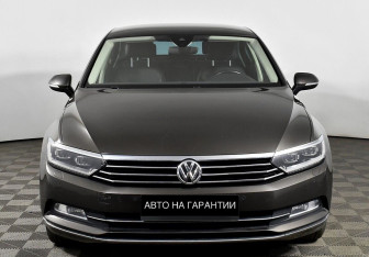 Подержанный автомобиль Volkswagen Passat Sedan 2017 года (2 фото)