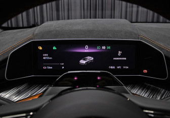 Подержанный автомобиль Zeekr 001 2023 года (13 фото)