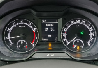 Подержанный автомобиль Skoda Octavia Liftback 2018 года (16 фото)