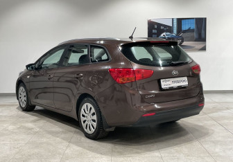 Подержанный автомобиль Kia Ceed Wagon 2012 года (7 фото)