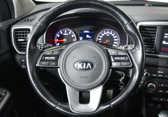 Подержанный автомобиль Kia Sportage 2021 года (10 фото)
