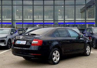 Подержанный автомобиль Skoda Octavia Liftback 2019 года (5 фото)