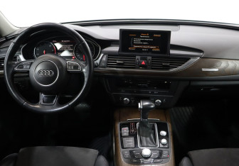 Подержанный автомобиль Audi A6 Sedan 2014 года (14 фото)