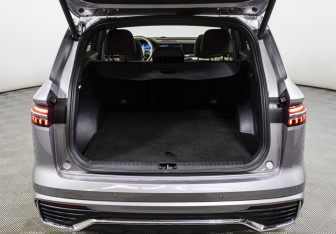 Подержанный автомобиль Geely Monjaro 2023 года (21 фото)