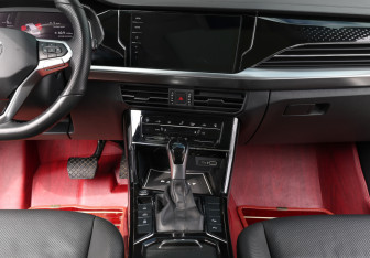 Подержанный автомобиль Volkswagen Passat Sedan 2021 года (15 фото)