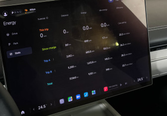 Подержанный автомобиль Xiaomi SU7 2024 года (11 фото)