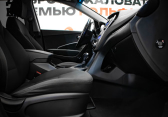 Подержанный автомобиль Hyundai Santa Fe 2013 года (24 фото)
