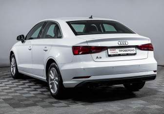 Подержанный автомобиль Audi A3 Sedan 2020 года (7 фото)