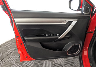 Подержанный автомобиль Geely Coolray 2023 года (19 фото)