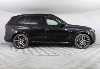 Новый BMW X5 2025 (4 фото)