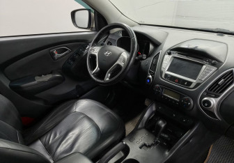 Подержанный автомобиль Hyundai ix35 2011 года (11 фото)
