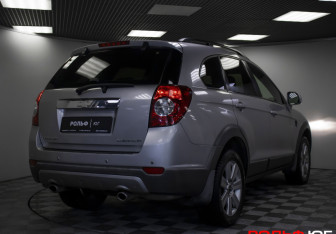 Подержанный автомобиль Chevrolet Captiva 2008 года (22 фото)