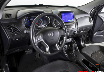 Подержанный автомобиль Hyundai ix35 2013 года (17 фото)
