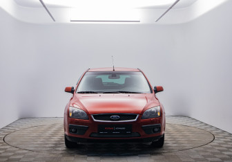 Подержанный автомобиль Ford Focus Hatchback 2007 года (2 фото)