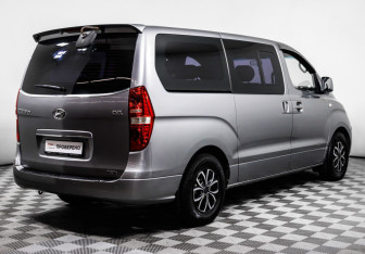 Подержанный автомобиль Hyundai Grand Starex 2011 года (5 фото)