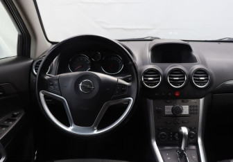 Подержанный автомобиль Opel Antara 2015 года (14 фото)