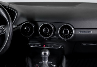 Подержанный автомобиль Audi TT Coupe 2016 года (13 фото)