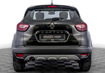 Подержанный автомобиль Renault Kaptur 2021 года (6 фото)