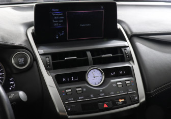 Подержанный автомобиль Lexus NX 2019 года (13 фото)