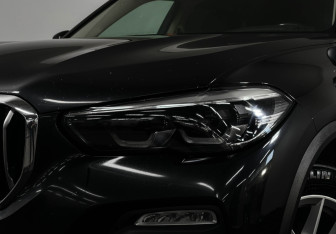 Подержанный автомобиль BMW X5 2020 года (8 фото)
