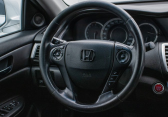 Подержанный автомобиль Honda Accord Sedan 2013 года (15 фото)