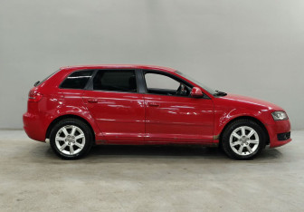 Подержанный автомобиль Audi A3 Hatchback 2008 года (4 фото)