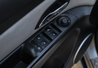 Подержанный автомобиль Chevrolet Cruze Sedan 2014 года (13 фото)