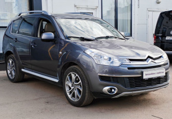 Подержанный автомобиль Citroen C-Crosser 2008 года (3 фото)
