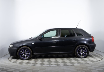 Подержанный автомобиль Audi A3 Hatchback 2001 года (8 фото)