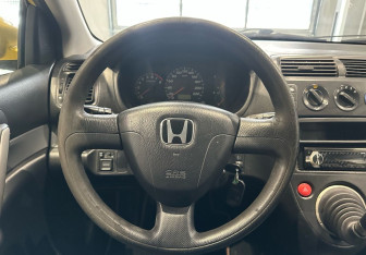 Подержанный автомобиль Honda Civic Hatchback 2001 года (13 фото)