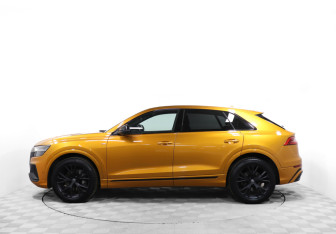 Подержанный автомобиль Audi Q8 2018 года (8 фото)