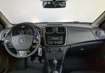 Подержанный автомобиль Renault Sandero 2016 года (14 фото)