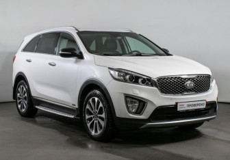 Подержанный автомобиль Kia Sorento 2017 года (3 фото)