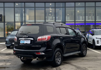 Подержанный автомобиль Chevrolet TrailBlazer 2012 года (5 фото)