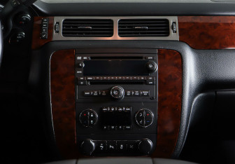 Подержанный автомобиль Chevrolet Tahoe 2012 года (13 фото)