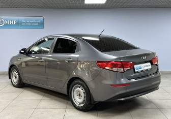 Подержанный автомобиль Kia Rio Sedan 2016 года (7 фото)