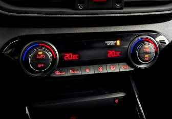 Подержанный автомобиль Kia Cerato Sedan 2021 года (25 фото)