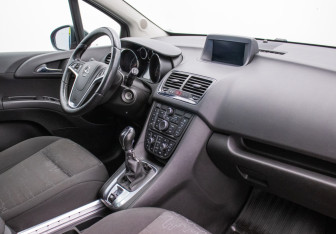Подержанный автомобиль Opel Meriva 2014 года (10 фото)