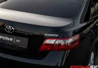 Подержанный автомобиль Toyota Camry Sedan 2008 года (23 фото)