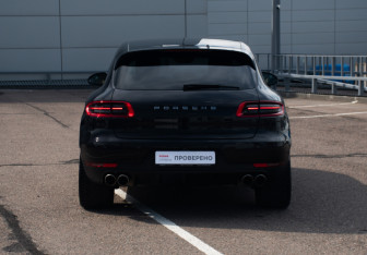 Подержанный автомобиль Porsche Macan 2017 года (6 фото)