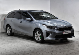 Подержанный автомобиль Kia Ceed Wagon 2019 года (3 фото)